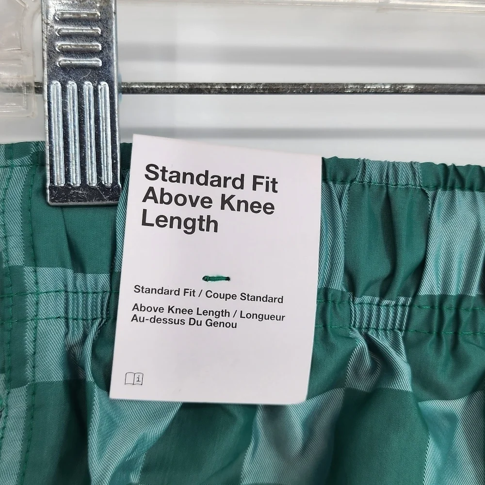 Nike NWT Men's Club Flow Shorts Above Knee Green Checkered Small